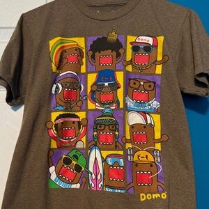 Domo 2012 Graphic Tee Cartoon Scene T-Shirt Nerd Music Character Domonation Y2K
